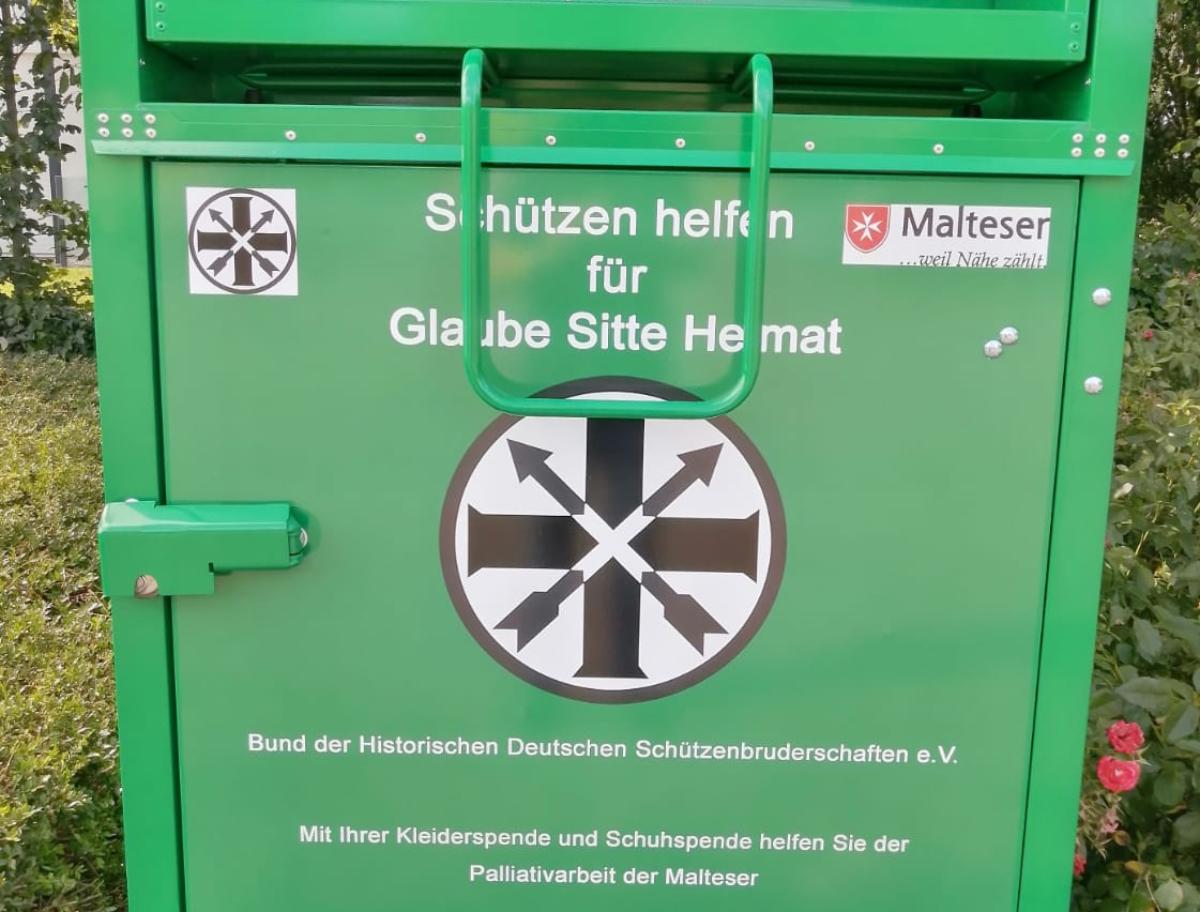 Foto Kleidercontainer